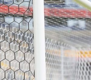 PLASE PORTI IN DOUA CULORI,7.32X2.44 M,OCHI HEXAGONAL (2 BUCATI),COD 10133