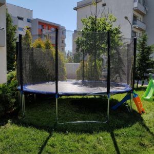 TRAMBULINA PENTRU PARCURI SAU CURTEA CASEI,CU PLASA,DIAMETRUL 457 CM,COD 1087